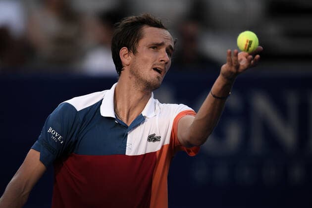 (220225) -- ACAPULCO, Feb. 25, 2022 -- Daniil Medvedev of Russia serves during the men s singles quarterfinal match against Nishioka Yoshihito of Japan at the 2022 ATP, Tennis Herren Mexican Open tennis tournament in Acapulco, Mexico, Feb. 24, 2022. ) (SP)MEXICO-ACAPULCO-TENNIS-ATP-MEXICAN OPEN-QUARTER FINALS XinxYuewei 