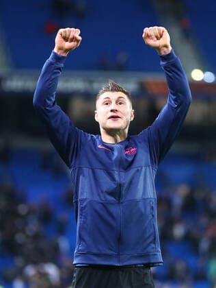 San Sebastian - RB Leipzig 24.02.2022 Donostia-San Sebastian, 24.02.2022, Estadio Anoeta, Fussball, UEFA Europa League, Play Off Rueckspiel , Real Sociedad San Sebastian (ESP) vs. RB Leipzig (GER) 1:3 (0:1) , Jubel nach Spielschluss bei RB Leipzig. Im Bild: Willi Orban (4, RB Leipzig) , UEFA regulations prohibit any use of photographs as image sequences and or quasi-video ,