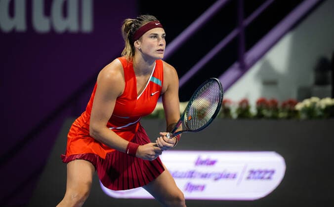 February 24, 2022, DOHA, QATAR: Aryna Sabalenka of Belarus in action during the quarter-final of the 2022 Qatar TotalEnergies Open 2022 WTA, Tennis Damen 1000 tennis tournament against Iga Swiatek of Poland DOHA QATAR - ZUMAa181 20220224_zaa_a181_139 Copyright: xRobxPrangex