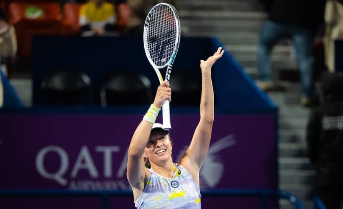 February 24, 2022, DOHA, QATAR: Iga Swiatek of Poland in action during the quarter-final of the 2022 Qatar TotalEnergies Open 2022 WTA, Tennis Damen 1000 tennis tournament against Aryna Sabalenka of Belarus DOHA QATAR - ZUMAa181 20220224_zaa_a181_147 Copyright: xRobxPrangex