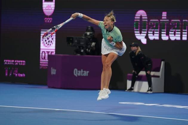 Doha, 25.02.2022 TENNIS WOMEN TOURNAMENT WTA, Tennis Damen 1000 DOHA QATAR TOTAL ENERGIES OPEN NZ Jelena Ostapenko Anett Kontaveit FOT. Dominik Buszek 400mm NEWSPIX.PL --- Newspix.pl  20220225_BUSZEK_187