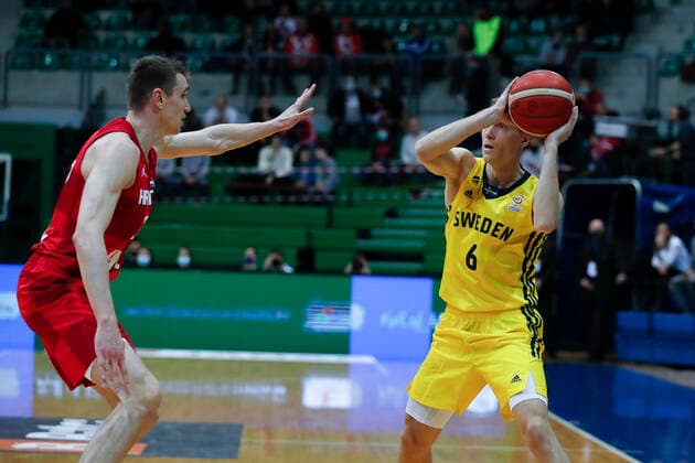 220225 Tobias Borg of Sweden during the FIBA World Cup Qualifier game between Sweden and Croatia on February 25, 2022 in Zagbreb. Photo: Nikola Krstic BILDBYRAN COP 307 NK0006 basket basketball vm-kval kval fiba world cup qualifiers sweden bbeng Copyright: NIKOLAxKRSTIC BB220225BB561