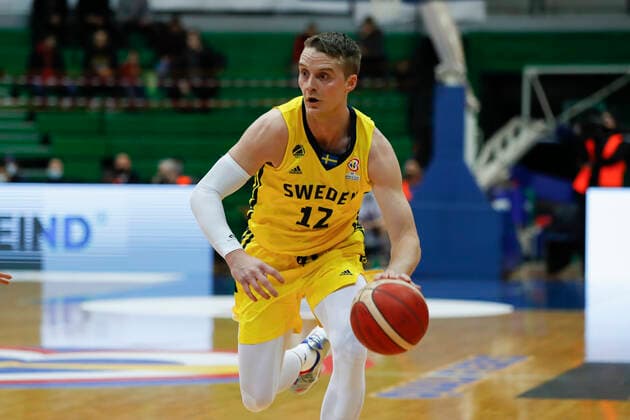 220225 Ludvig Hakanson of Sweden during the FIBA World Cup Qualifier game between Sweden and Croatia on February 25, 2022 in Zagbreb. Photo: Nikola Krstic BILDBYRAN COP 307 NK0006 basket basketball vm-kval kval fiba world cup qualifiers sweden bbeng Copyright: NIKOLAxKRSTIC BB220225BB562