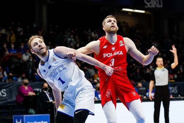 Tallin, 25.02.2022 KOSZYKOWKA KADRA REPREZENTACJA POLSKI MECZ Estoani - Poland POLISH national team, Nationalteam BASKETBALL POLAND GAME Estonia - Polska NZ Mart ROSENTHAL , Michal Sokolowski , FOT. WOJCIECH FIGURSKI 400mm.pl NEWSPIX.PL --- Newspix.pl  20220225_032_FIG9845