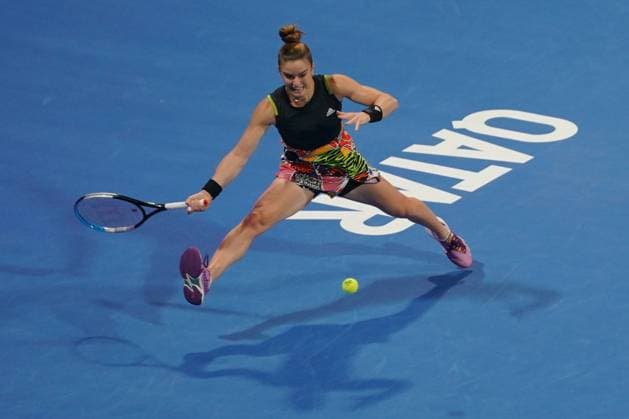 Doha, 25.02.2022 TENNIS WOMEN TOURNAMENT WTA, Tennis Damen 1000 DOHA QATAR TOTAL ENERGIES OPEN NZ Iga Swiatek Maria Sakkiri FOT. Dominik Buszek 400mm NEWSPIX.PL --- Newspix.pl  20220225_BUSZEK_204