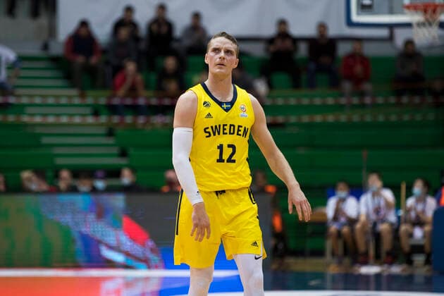 220225 Ludvig Hakanson of Sweden during the FIBA World Cup Qualifier game between Sweden and Croatia on February 25, 2022 in Zagbreb. Photo: Nikola Krstic BILDBYRAN COP 307 NK0006 basket basketball vm-kval kval fiba world cup qualifiers sweden bbeng Copyright: NIKOLAxKRSTIC BB220225BB592