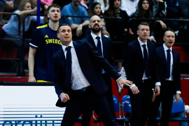 220225 Head Coach Ludwig Degernäs of Sweden during the FIBA World Cup Qualifier game between Sweden and Croatia on February 25, 2022 in Zagbreb. Photo: Nikola Krstic BILDBYRAN COP 307 NK0006 basket basketball vm-kval kval fiba world cup qualifiers sweden bbeng Copyright: NIKOLAxKRSTIC BB220225BB604
