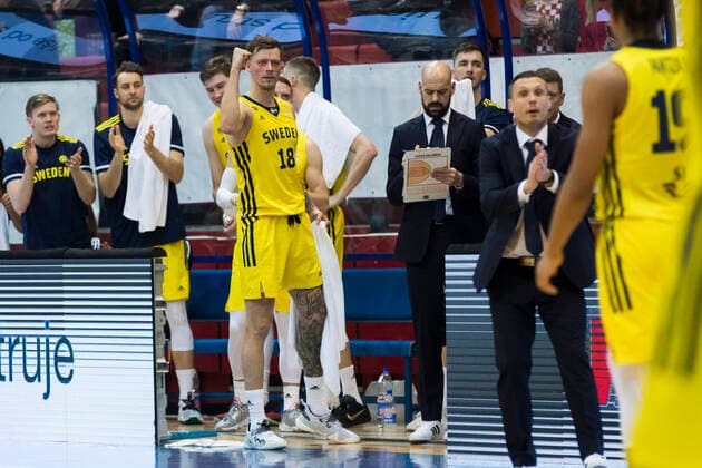 220225 Viktor Gaddefors of Sweden during the FIBA World Cup Qualifier game between Croatia and Sweden on February 25, 2022 in Zagreb. Photo: Nikola Krstic BILDBYRAN COP 307 NK0006 basket basketball vm-kval kval fiba world cup qualifiers sweden croatia bbeng Copyright: NIKOLAxKRSTIC BB220225BB797