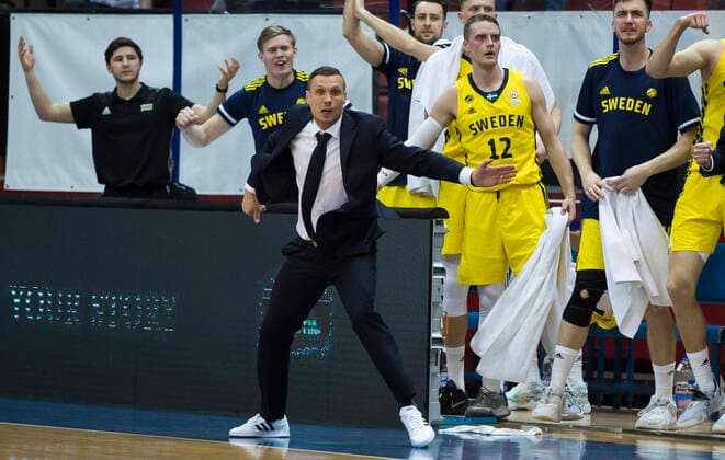220225 Head Coach Ludwig Degernas of Sweden during the FIBA World Cup Qualifier game between Croatia and Sweden on February 25, 2022 in Zagreb. Photo: Nikola Krstic BILDBYRAN COP 307 NK0006 basket basketball vm-kval kval fiba world cup qualifiers sweden croatia bbeng Copyright: NIKOLAxKRSTIC BB220225BB803