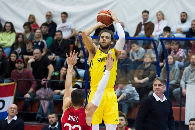 220225 Denzei Andersson of Sweden during the FIBA World Cup Qualifier game between Croatia and Sweden on February 25, 2022 in Zagreb. Photo: Nikola Krstic BILDBYRAN COP 307 NK0006 basket basketball vm-kval kval fiba world cup qualifiers sweden croatia bbeng Copyright: NIKOLAxKRSTIC BB220225BB826