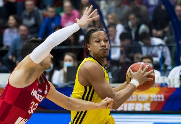 220225 Melwin Pantzar of Sweden during the FIBA World Cup Qualifier game between Croatia and Sweden on February 25, 2022 in Zagreb. Photo: Nikola Krstic BILDBYRAN COP 307 NK0006 basket basketball vm-kval kval fiba world cup qualifiers sweden croatia bbeng Copyright: NIKOLAxKRSTIC BB220225BB829