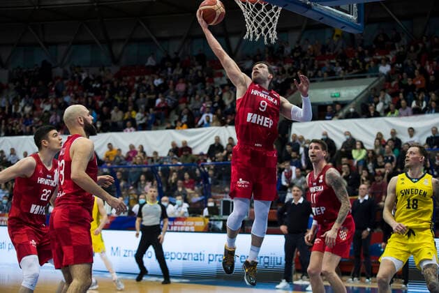 220225 Sven Smajlagic of Croatia during the FIBA World Cup Qualifier game between Croatia and Sweden on February 25, 2022 in Zagreb. Photo: Nikola Krstic BILDBYRAN COP 307 NK0006 basket basketball vm-kval kval fiba world cup qualifiers sweden croatia bbeng Copyright: NIKOLAxKRSTIC BB220225BB841