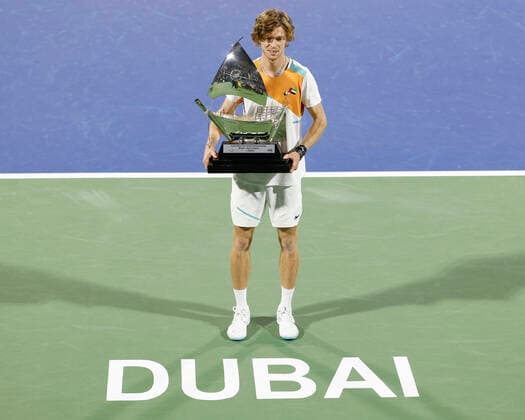 Andrey Rublev mit dem Pokal, Trophäe, Freude, Emotion, Siegerehrung, Praesentation Tennis - Dubai Duty Free Tennis Championships - ATP, Tennis Herren - Dubai Duty Free Tennis Stadium - Dubai - - United Arab Emirates - 26 February 2022. Copyright: xJuergenxHasenkopfx