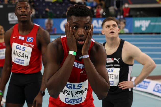 Bilder des Jahres 2022, Sport 02 Februar Sport Themen der Woche KW08 Sport Bilder des Tages Deutsche Leichtathletik-Hallenmeisterschaften; Leipzig, 26.02.2022 Ueberrschender Deutscher Meister ueber 60m: Lucas Ansah-Peprah (Hamburger SV); Deutsche Leichtathletik-Hallenmeisterschaften am 26.02.2022 in der Quarterback Immobilien Arena in Leipzig (Deutschland). *** German Athletics Indoor Championships Leipzig, 26 02 2022 Overwhelming German Champion over 60m Lucas Ansah Peprah Hamburger SV German Athletics Indoor Championships on 26 02 2022 at the Quarterback Real Estate Arena in Leipzig Germany Copyright: xBEAUTIFULxSPORTS AxelxKohringx