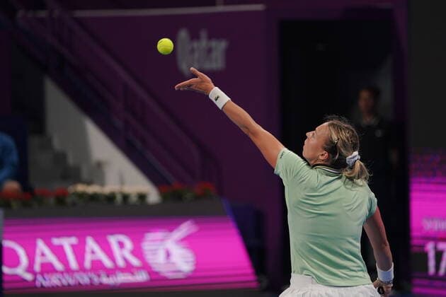 Doha, 26.02.2022 TENNIS WOMEN TOURNAMENT WTA, Tennis Damen 1000 DOHA QATAR TOTAL ENERGIES OPEN NZ Anett Kontaveit FOT. Dominik Buszek 400mm NEWSPIX.PL --- Newspix.pl  20220226_BUSZEK_252