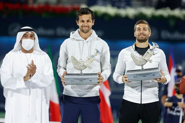 Herren Doppel Finalisten Nikola Mektic und Mate Pavic mit Sheikh Ahmed Bin Saeed Al Maktoum., Siegerehrung, Praesentation. Tennis - Dubai Duty Free Tennis Championships - ATP, Tennis Herren - Dubai Duty Free Tennis Stadium - Dubai - - United Arab Emirates - 26 February 2022. Copyright: xJuergenxHasenkopfx
