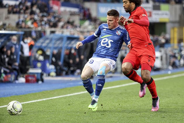 Kevin Gameiro 9 (RCS) et DANTE 4 (NICE) FOOTBALL : Strasbourg vs Nice - Ligue 1 - Strasbourg - 26 02 2022 ElyxandroCegarra Panoramic 