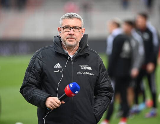 Fussball, Herren, Saison 2021 2022, 1. Bundesliga (24. Spieltag), 1. FC Union Berlin - 1. FSV Mainz 05, Trainer Urs Fischer (1. FC Union), 26.02. 2022, Copyright: xMatthiasxKochx