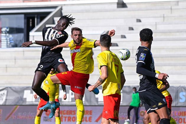 Batista MENDY ( 2 - Angers ) - Jonathan GRADIT ( 24 - Lens ) - FOOTBALL : Angers vs Lens - Ligue 1 - 27 02 2022 FedericoPestellini Panoramic 