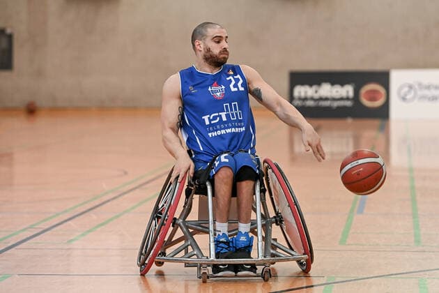 1. Rollstuhl Basketball-Bundesliga, RBC Koeln99ers vs. Thuringia Bulls, 26.02.2022 Jordi Ruiz (Thuringia Bulls 22), 1. Rollstuhl Basketball-Bundesliga, RBC Koeln99ers vs. Thuringia Bulls am 26.02.2022 in Sporthalle Bergischer Ring, in Koeln (Nordrhein-Westfalen) Copyright: xBEAUTIFULxSPORTS Mueller-Laschetx
