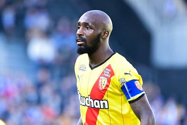 Attitude de Seko FOFANA ( 8 - Lens ) - FOOTBALL : Angers vs Lens - Ligue 1 - 27 02 2022 FedericoPestellini Panoramic 