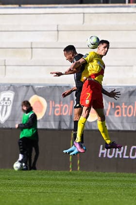 Florian SOTOCA ( 7 - Lens ) - Enzo EBOSSE ( 6 - Angers ) - FOOTBALL : Angers vs Lens - Ligue 1 - 27 02 2022 FedericoPestellini Panoramic 