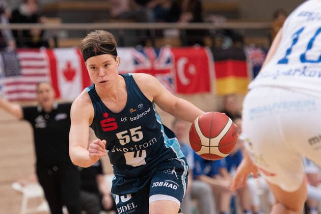 Halle, Deutschland 27. Februar 2022: 1.BBL - Damen - 2021 2022 - Gisa Lions SV Halle vs. Eisvoegel USC Freiburg Pauline Marie Mayer (Freiburg) SWH.arena Sachsen Anhalt Copyright: xFotostandx xxBallaschx