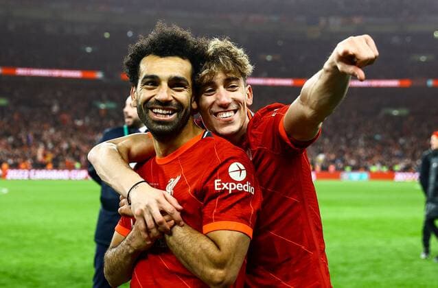 Sport Bilder des Tages Mandatory Credit: Photo by Kieran McManus Shutterstock (12820906et) Mohamed Salah of Liverpool and Harvey Elliott of Liverpool celebrate Chelsea v Liverpool, EFL Carabao Cup, Final, Football, Wembley Stadium, London, UK - 27 Feb 2022 EDITORIAL USE ONLY No use with unauthorised audio, video, data, fixture lists, club league logos or live services. Online in-match use limited to 120 images, no video emulation. No use in betting, games or single club league player publications. Chelsea v Liverpool, EFL Carabao Cup, Final, Football, Wembley Stadium, London, UK - 27 Feb 2022 EDITORIAL USE ONLY No use with unauthorised audio, video, data, fixture lists, club league logos or live services. Online in-match use limited to 120 images, no video emulation. No use in betting, games or single club league player publications.  Copyright: xKieranxMcManus Shutterstockx 12820906et