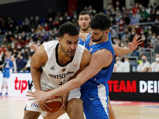 28.02.2022, Germany vs. Israel, FIBA Basketball World Cup Qualifiers, Group D, GER, Heidelberg, SNP dome, Picture: (from the left side), Johannes Thiemann (Germany) and Tomer Ginat (Israel) Copyright: HMBxMedia xHeikoxBecker