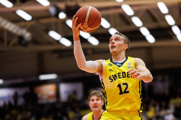 220228 Ludvig Hakansson of Sweden during the FIBA World Cup Qualifier game between Sweden and Croatia on February 28, 2022 in Norrköping. Copyright: PETERxHOLGERSSON BB220228PH042