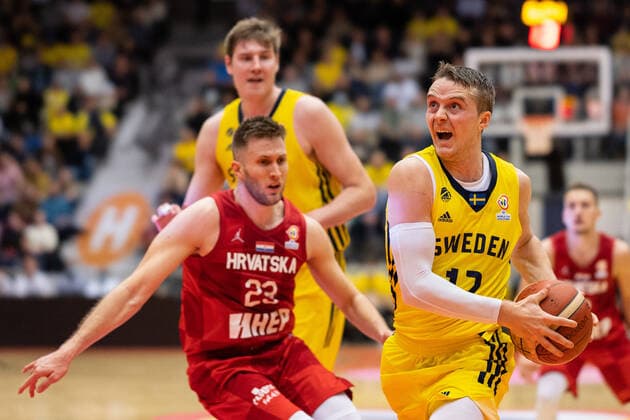 220228 Ludvig Hakansson of Sweden during the FIBA World Cup Qualifier game between Sweden and Croatia on February 28, 2022 in Norrköping. Copyright: PETERxHOLGERSSON BB220228PH043