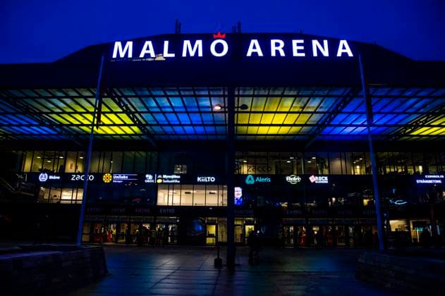 220301 Malmö arenas entrÃ upplyst i Ukrainas färger inför ishockeymatchen i SHL mellan Malmö Redhawks och Timra den 1 mars 2022 i Malmö. Copyright: CHRISTIANxÖRNBERG BB220301CO068