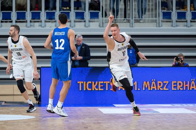 Basketball Heidelberg 28.02.2022 WM Qualifikation FIBA Basketball World Cup European Qualifiers Deutschland (GER) - Israel (ISR) Robin Benzing (Deutschland, No.12) Jubel