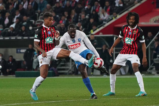 Khephren Thuram (OGC Nice) - Inza Diarrassouba (Versailles) FOOTBALL : OGC Nice vs Versailles - Demi finale de coute de France - Nice - 01 03 2022 NorbertScanella Panoramic 