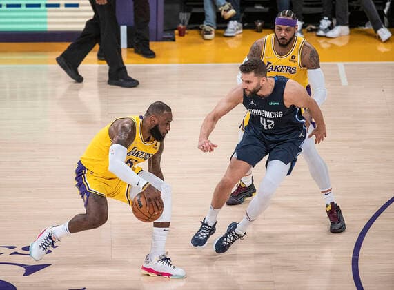 March 1, 2022, Los Angeles, California, USA: LeBron James 6 of the Los Angeles Lakers is defended by Maxi Kleber 42 of the Dallas Mavericks during their NBA, Basketball Herren, USA game on Tuesday March 1, 2022 at Crypto.com Arena in Los Angeles, California. Lakers lose to Mavericks, 104-109. PI Los Angeles USA - ZUMAp124 20220301_zaa_p124_029 Copyright: xJAVIERxROJASx