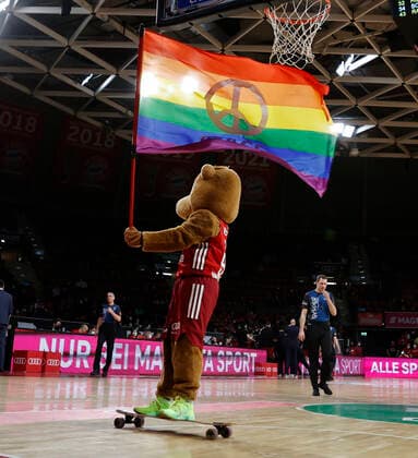 02.03.2022, BBL, FC Bayern Basketball vs Hamburg Towers , Audi Dome, Basketball, im Bild: Bernie