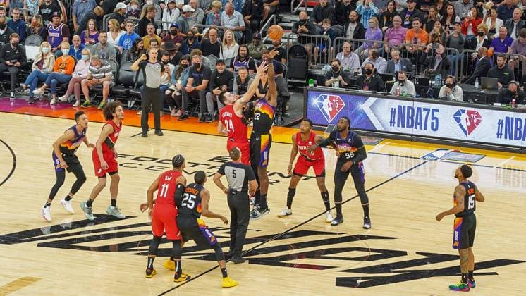 Phoenix, Arizona, March 2nd 2022: Tip off during the National Basketball Association game between the Portland Trail Blazers and the Phoenix Suns ath Footprint Center in Phoenix, Arizona. Edwin Rodriguez SPP Portland Trailblazers v Phoenix Suns - NBA, Basketball Herren, USA - FootPrint Center 