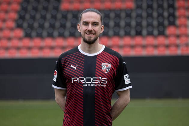 Valmir Sulejmani (33, FCI); FC Ingolstadt 04; 2.BL, Porträttermin 2021 2022 2. Bundesliga - FC Ingolstadt 04 Saison 2021 2022