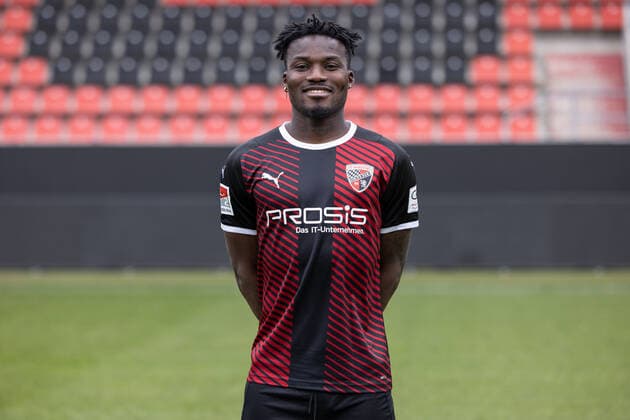 Hans Nunoo Sarpei (18 FCI); FC Ingolstadt 04; 2.BL, Porträttermin 2021 2022 2. Bundesliga - FC Ingolstadt 04 Saison 2021 2022