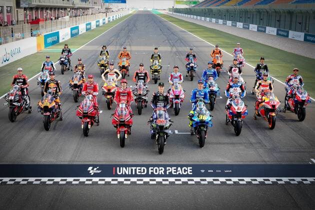 Bilder des Jahres 2022, Sport 03 März Sport Themen der Woche KW09 press conference, PK, Pressekonferenz and presentation of riders and bikes before MotoGP Grand Prix of Qatar at Losail International Circuit, Qatar, March 03, 2022 In picture: MotoGP? grid unites for peace Rueda de prensa y presentacion de pilotos y equipos previa al Gran Premio de Qatar en el Circuito Internacional de Losail, Qatar 3 de Marzo de 2022 POOL MotoGP.com Cordon Press Images will be for editorial use only. Mandatory credit: MotoGP.com Cordon Press *** Press conference and presentation of riders and bikes before MotoGP Grand Prix of Qatar at Losail International Circuit, Qatar, March 03, 2022 In picture MotoGP? grid unites for peace Press conference and presentation of riders and bikes before MotoGP Grand Prix of Qatar at Losail International Circuit, Qatar March 03, 2022 POOL MotoGP com Cordon Press Images will be for editorial use only Mandatory credit MotoGP com Cordon Press  xx xx