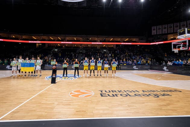 Basketball Berlin 03.03.2022 Saison 2021 2022 Euroleague Regular Season Alba Berlin - Zalgiris Kaunas Protest gegen den Krieg in der Ukraine
