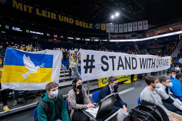 Basketball Berlin 03.03.2022 Saison 2021 2022 Euroleague Regular Season Alba Berlin - Zalgiris Kaunas Protest gegen den Krieg in der Ukraine