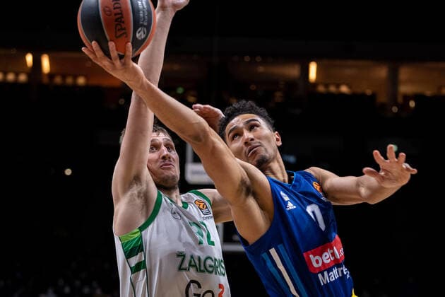 Basketball Berlin 03.03.2022 Saison 2021 2022 Euroleague Regular Season Alba Berlin - Zalgiris Kaunas Maodo Lo (Alba Berlin, No.00) Edgaras Ulanovas (Kaunas, No.92)