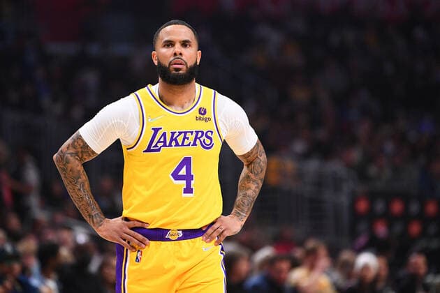 LOS ANGELES, CA - MARCH 03: Los Angeles Lakers Guard D. J. Augustin (4) looks on during a NBA, Basketball Herren, USA game between the Los Angeles Lakers and the Los Angeles Clippers on March 3, 2022 at Crypto.com Arena in Los Angeles, CA. (Photo by Brian Rothmuller Icon Sportswire) NBA: MAR 03 Lakers at Clippers Icon220303040