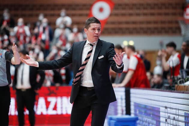 04.03.2022, s.Oliver Wuerzburg vs. ratiopharm Ulm, easyCredit BBL, 23. Spieltag, GER, Wuerzburg, tectake-Arena, Im Bild: Verwunderung bei Head Coach Jaka Lakovic (ratiopharm ulm) Copyright: HMBxMedia xJulienxBecker