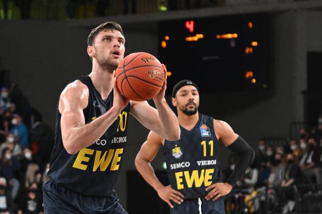 Basketball I Herren I Saison 2021-2022 I BBL I 23. Spieltag I Hamburg Towers - EWE Baskets Oldenburg I 05.03.2022 Michal Michalak (20, EWE Baskets Oldenburg) beim Freiwurf Hamburg edel-optics.de Arena Hamburg Deutschland Copyright: xLobeca AndreasxHannigx