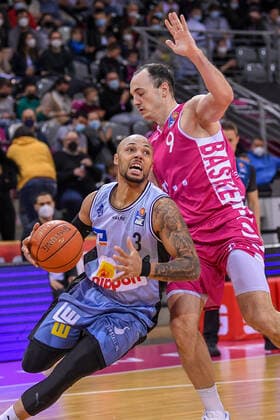 easyCredit BBL, Telekom Baskets Bonn vs. HAKRO Merlins Crailsheim, 05.03.2022 Maurice Stuckey (HAKRO Merlins Crailsheim, 3), +h09, easyCredit BBL, Telekom Baskets Bonn vs. HAKRO Merlins Crailsheim am 05.03.2022 im Telekom Dome Bonn, Bonn (Nordrhein-Westfalen) Copyright: xBEAUTIFULxSPORTS Mueller-Laschetx