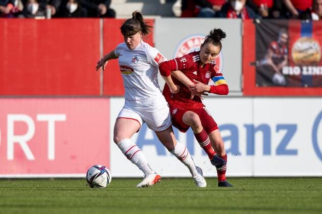 Adriana Achcinska 9 (1. FC Koeln), Linda Dallmann 10 (FC Bayern Frauen), FC Bayern Frauen Muenchen vs. 1. FC Koeln, Flyeralarm Frauen-Bundesliga, 06.03.22 DFB regulations prohibit any use of photographs as image sequences and or quasi-video. (kolbert-press) Muenchen Bayern Deutschland