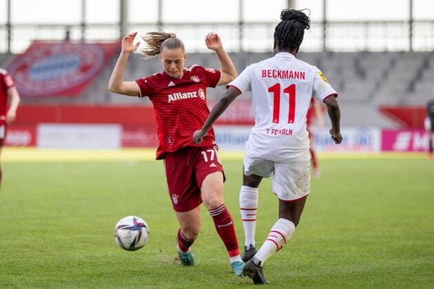 Klara Buehl 17 (FC Bayern Frauen), Eunice Beckmann 11 (1. FC Koeln), FC Bayern Frauen Muenchen vs. 1. FC Koeln, Flyeralarm Frauen-Bundesliga, 06.03.22 DFB regulations prohibit any use of photographs as image sequences and or quasi-video. (kolbert-press) Muenchen Bayern Deutschland