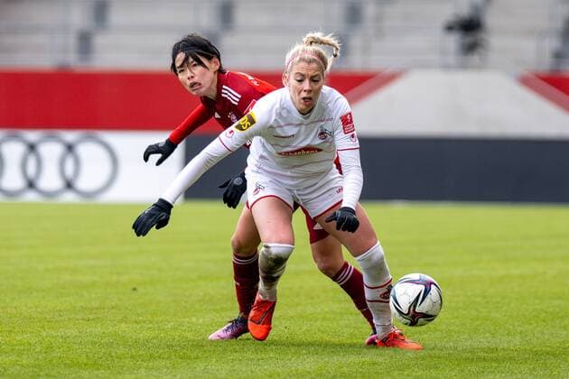 Saki Kumagai 3 (FC Bayern Frauen), FC Bayern Frauen Muenchen vs. 1. FC Koeln, Flyeralarm Frauen-Bundesliga, 06.03.22 DFB regulations prohibit any use of photographs as image sequences and or quasi-video. (kolbert-press) Muenchen Bayern Deutschland